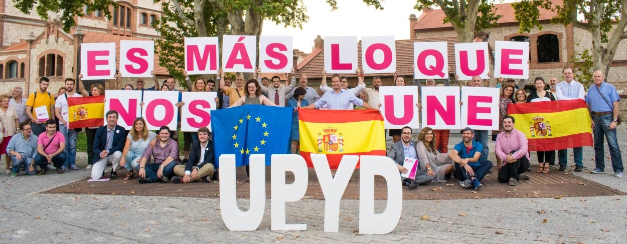 Integrantes de UPyD durante un evento