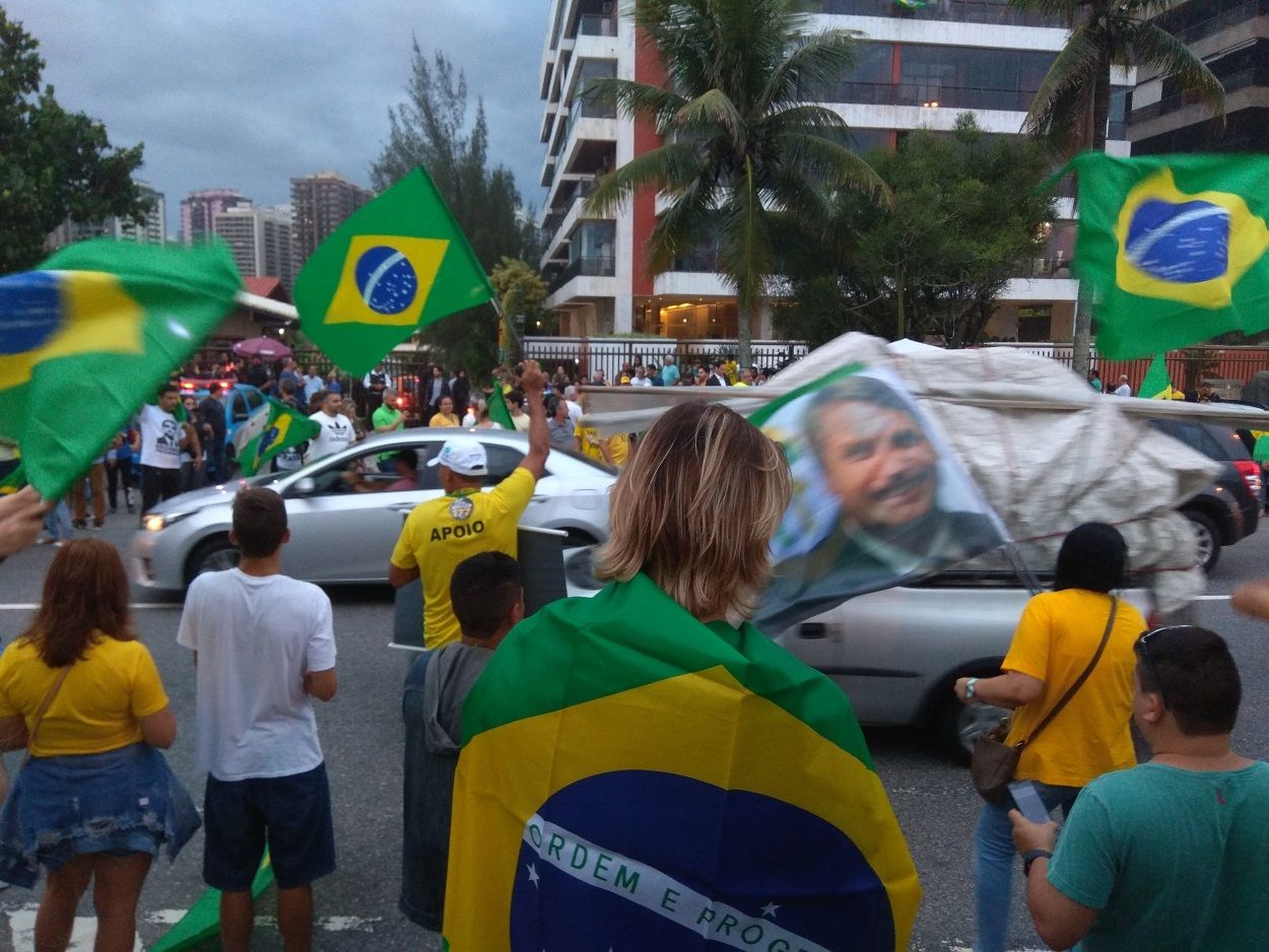 Ciudadanos brasileños celebran la victoria de Bolsonaro