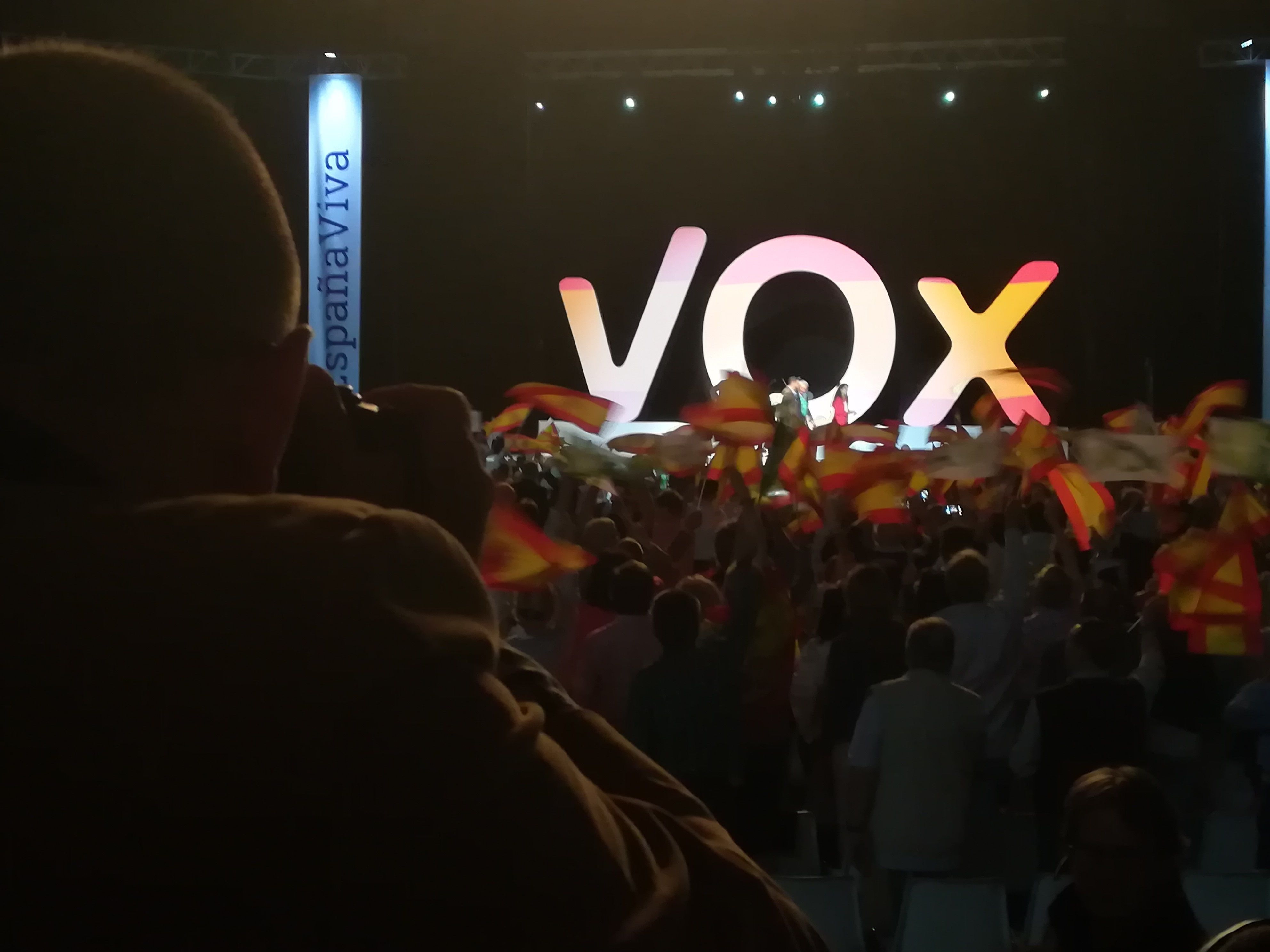 Vox llena Vistalegre con la España viva de la resistencia: Desbordaremos las urnas