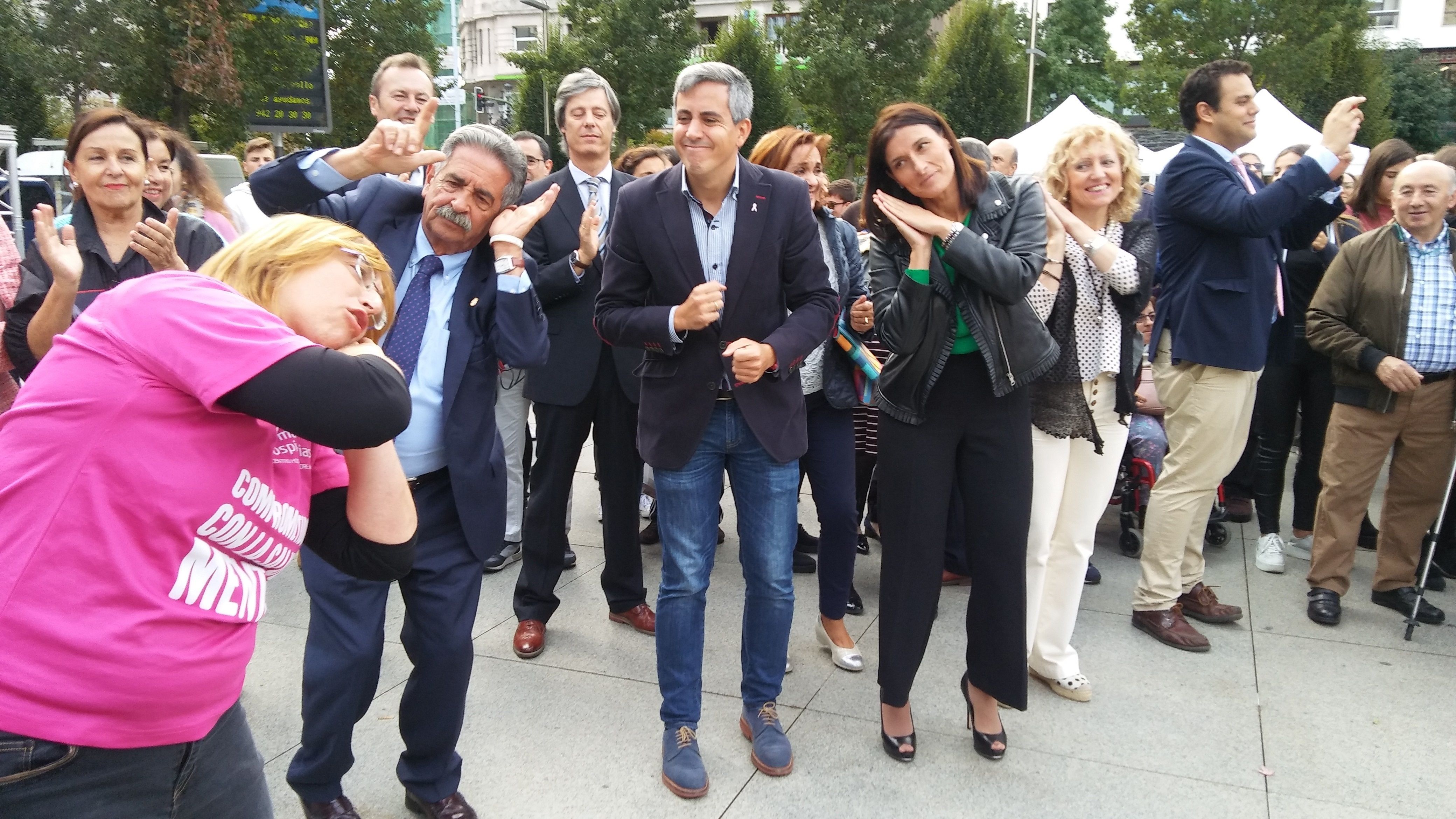 Gorostiaga, Revilla, Zuloaga, Igual y Tezanos bailan en Día de la Salud Mental