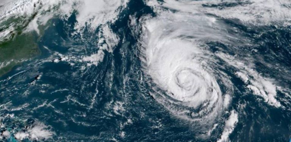 Imagen del huracán Leslie