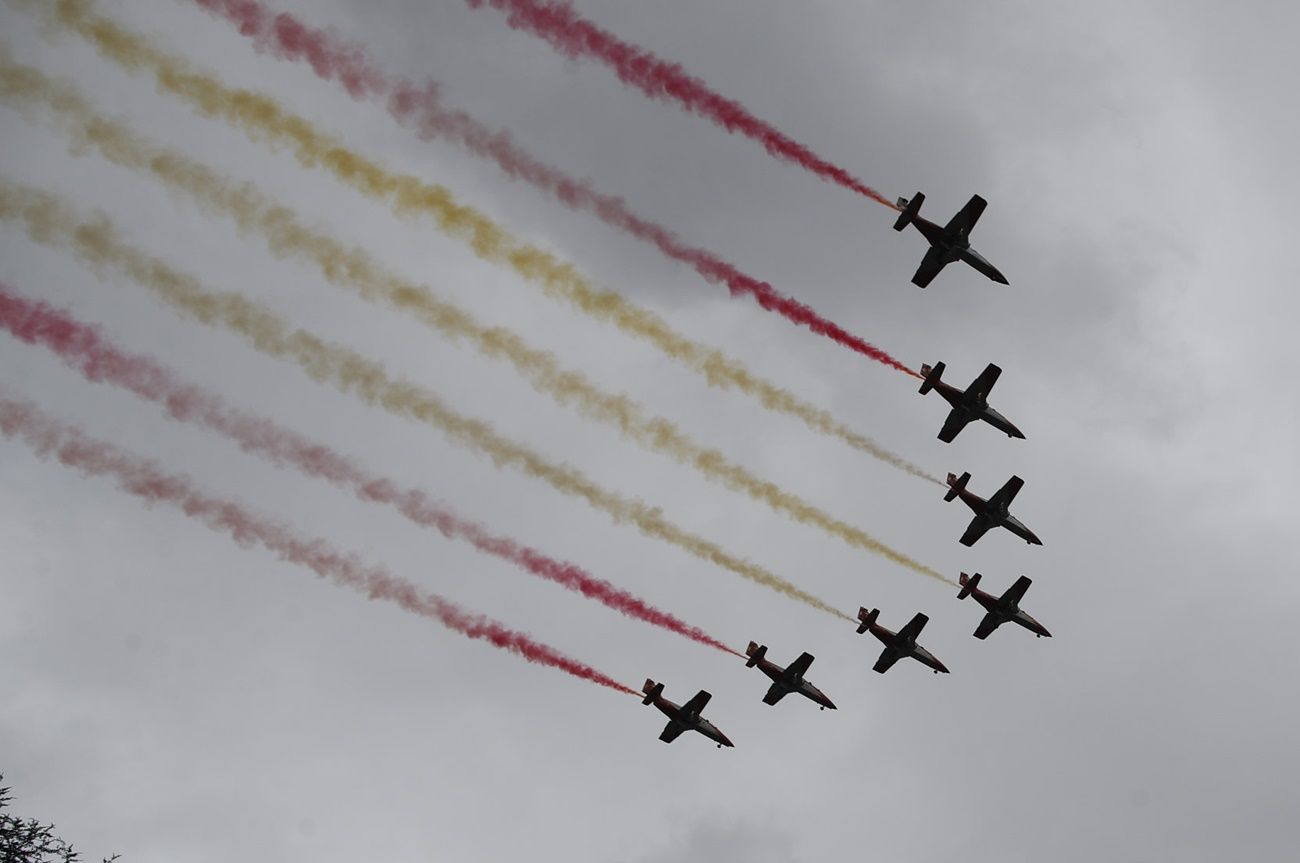 Patrulla Águila en el desfile de la Fuerzas Armadas. 