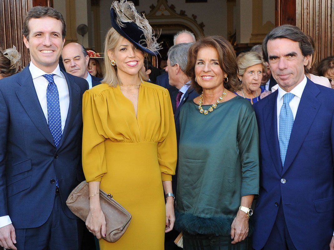 Pablo Casado, Isabel Torres, Ana Botella y José María Aznar en la boda del hijo de Acebes. Twitter: @hernandoE_