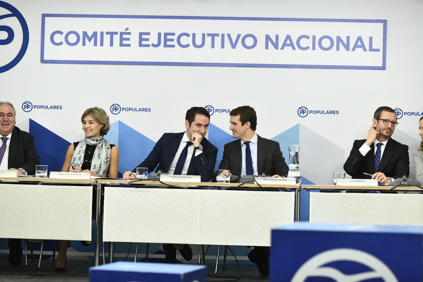 De izquierda a derecha: Dolors Montserrat, portavoz parlamentaria del PP; Vicente Tirado Ochoa, vicesecretario general del PP; Isabel García Tejerina, vicesecretaria general del PP; Teodoro García, secretario general del PP;Pablo Casado, presidente del PP