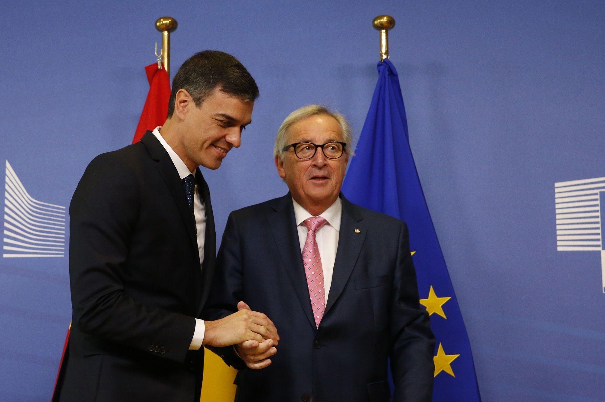 Bruselas advierte a España de incumplir los objetivos de reducción de déficit y deuda en 2020
