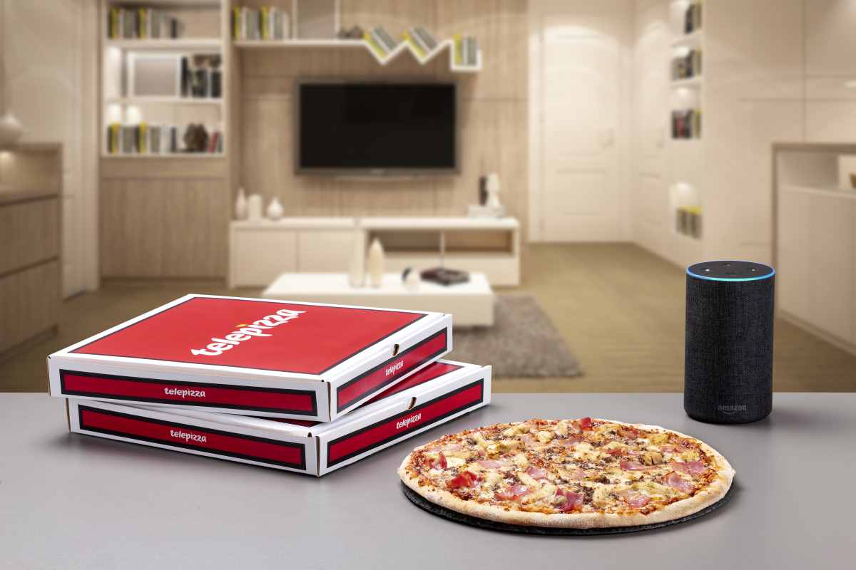 Ya se puede comprar pizza a través de Amazon Echo