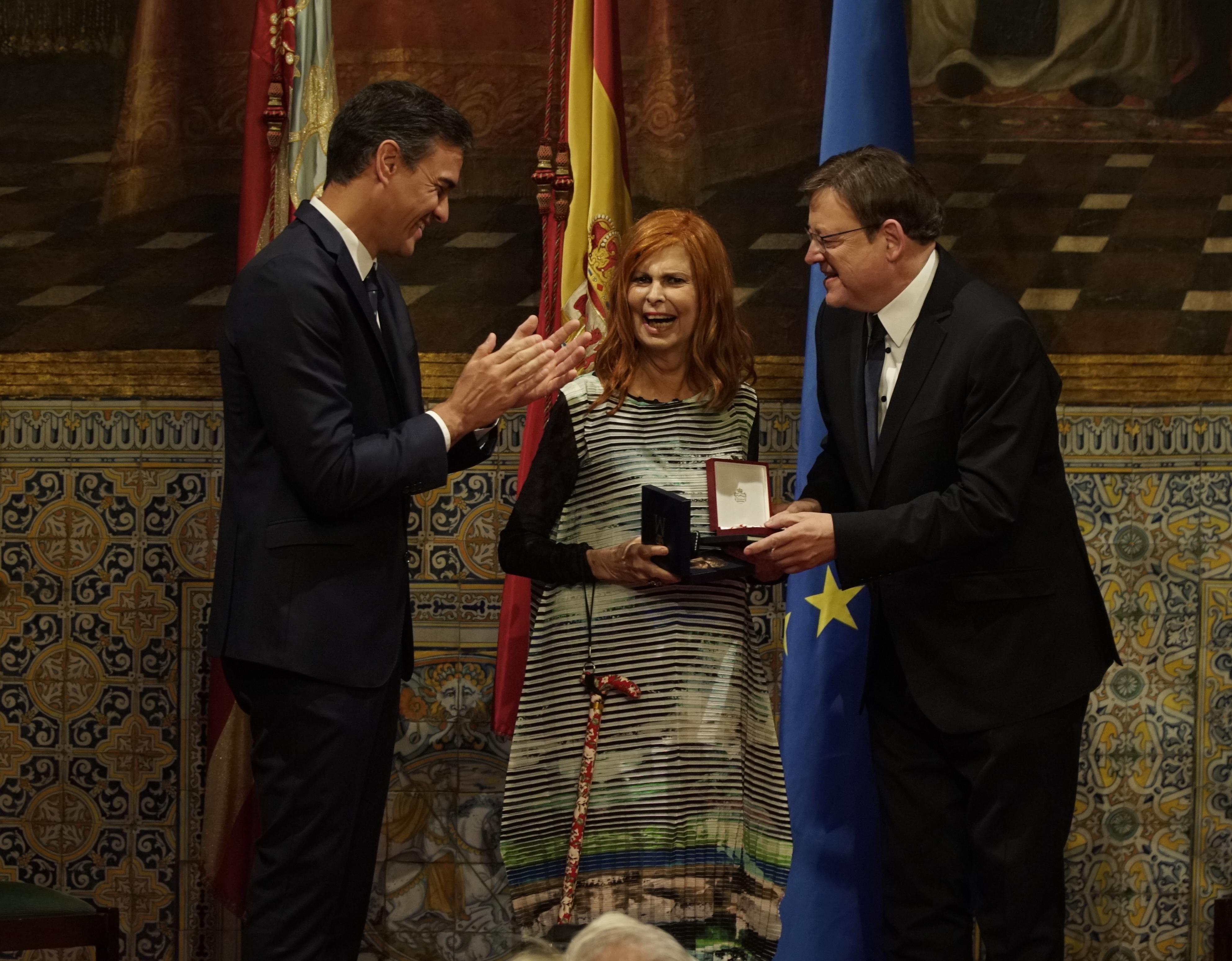 Carmen Alborch, junto a Pedro Sánchez y Ximo Puig. Europa Press.
