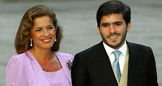 Aznar 'Junior' se hace de oro gracias a la agenda de papá y a hipotecas "a precio de saldo"