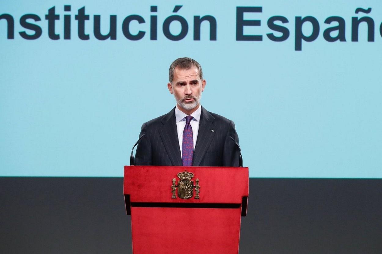 El rey Felipe VI durante la lectura de la Constitución en el Instituto Cervantes