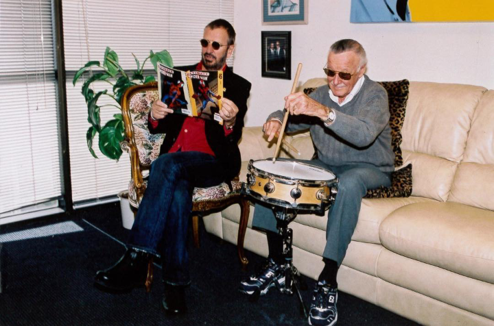 Stan Lee (derecha) junto al músico y ex 'Beatle' Ringo Starr (izquierda) - Instagram TheRealStanLee