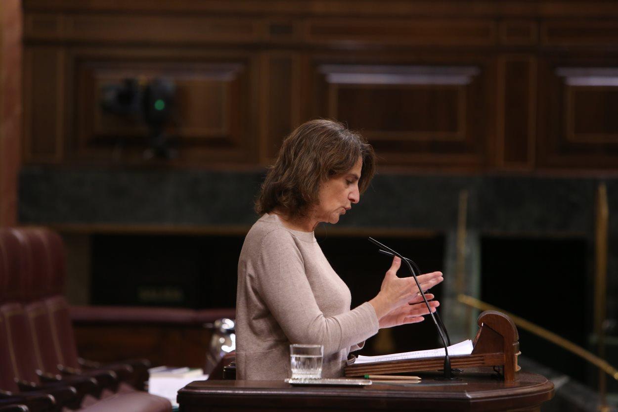 La ministra para la Transición Ecológica, Teresa Ribera, durante su intervención en una sesión de control al Gobierno en el Congreso. EP