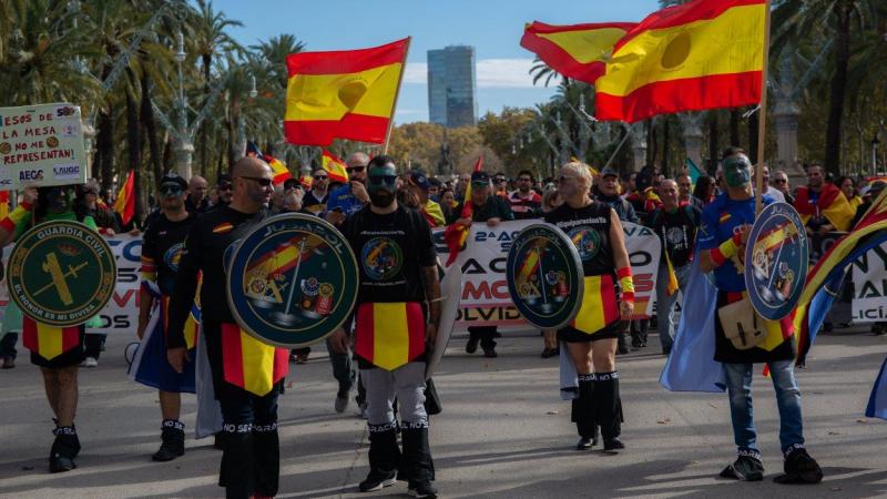 Cabecera de la manifestación de Jusapol por la equiparación salarial entre los distintos cuerpos de seguridad del Estado en Barcelona. EP