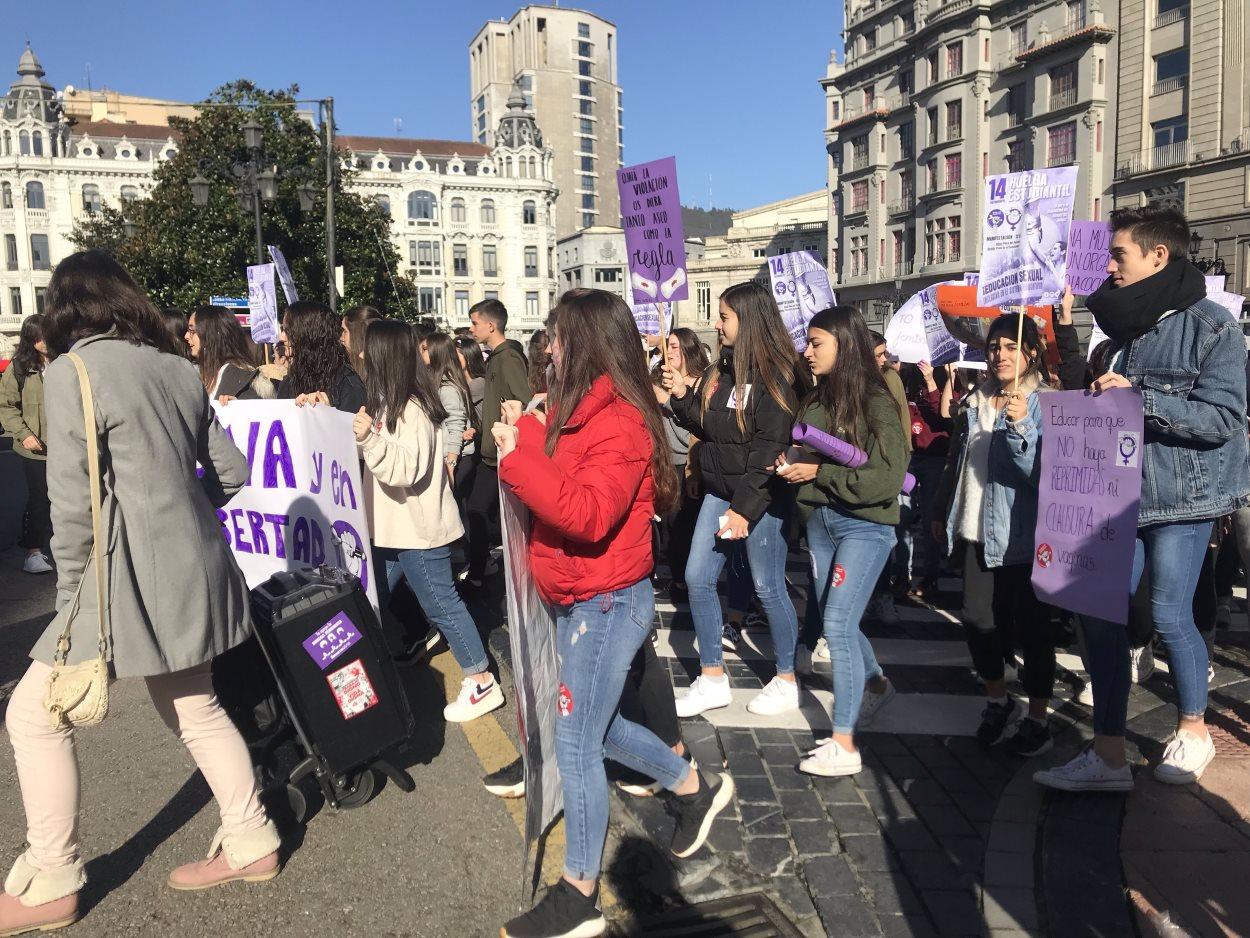 El Sindicato de Estudiantes y el colectivo Libres y Combativas reivindican el fin del machismo y el sexismo. EP