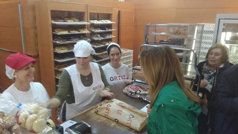 Susana Díaz en una panadería Susana Díaz en una panadería