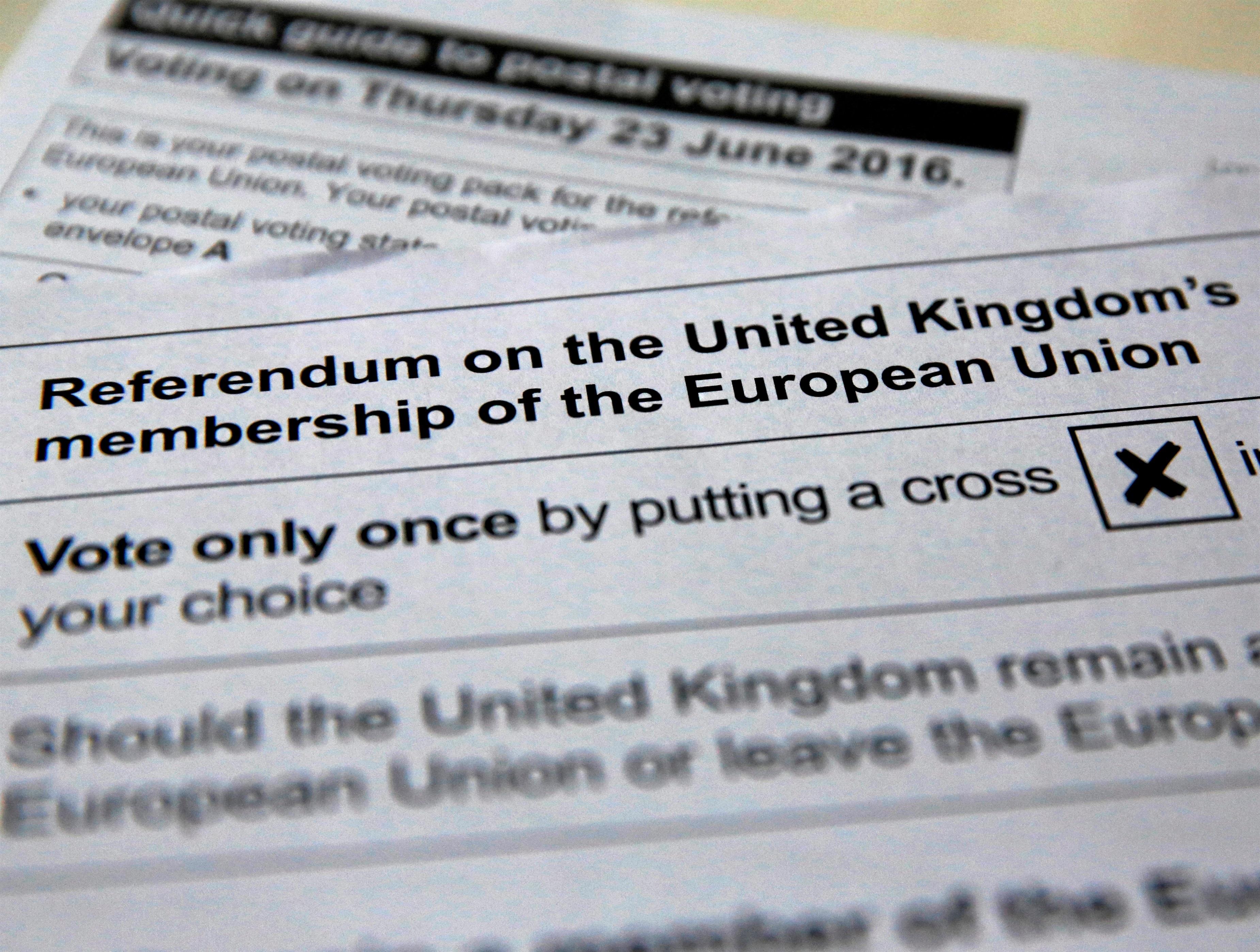 Papeletas usadas en el referéndum sobre la permanencia del Reino Unido en la Unión Europea - EP