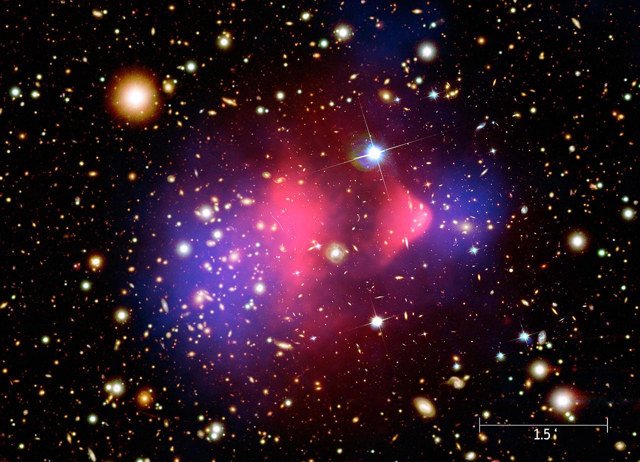 Una lente especial muestra las interacciones gravitacionales de la materia oscura. Foto: NASA CXC M. Weiss