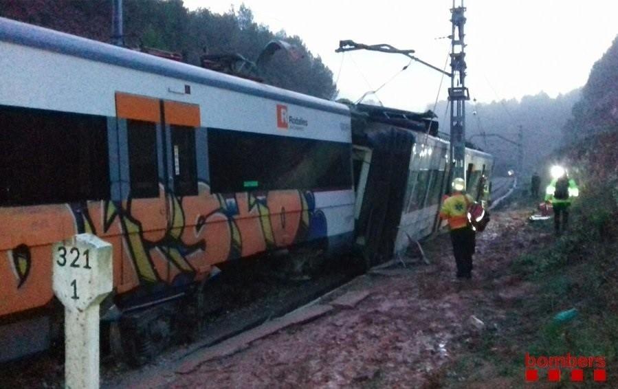 Tren descarrilado en Vacarisses (Barcelona)