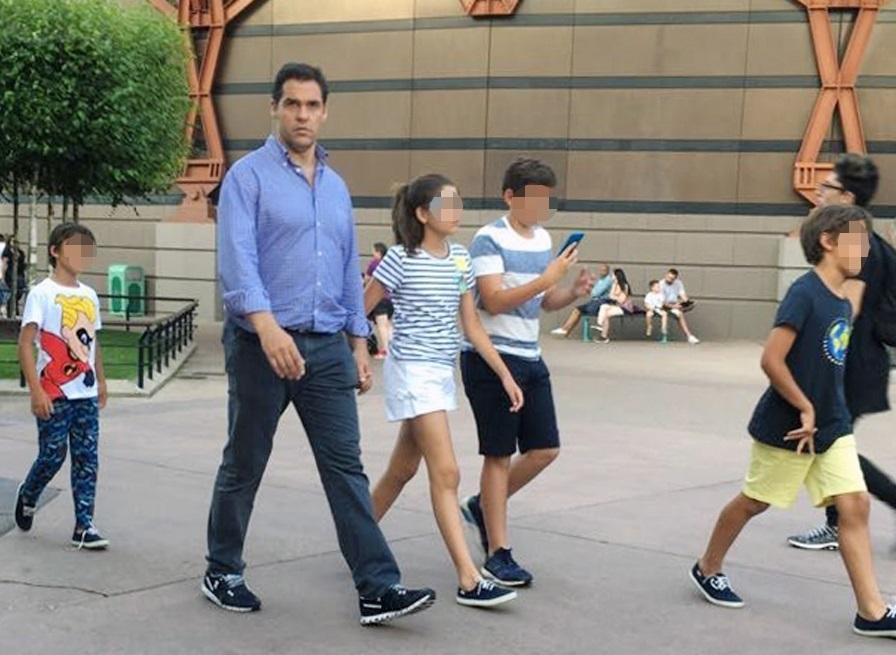 Luis Alfonso de Borbón en Disneyland París en una imagen de archivo - Europa Press