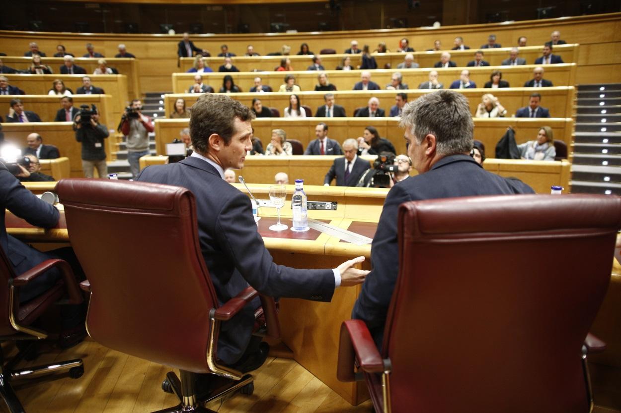 Ignacio Cosidó junto a Pablo Casado durante una reunión del Grupo Parlamentario en el Congreso de los Diputados