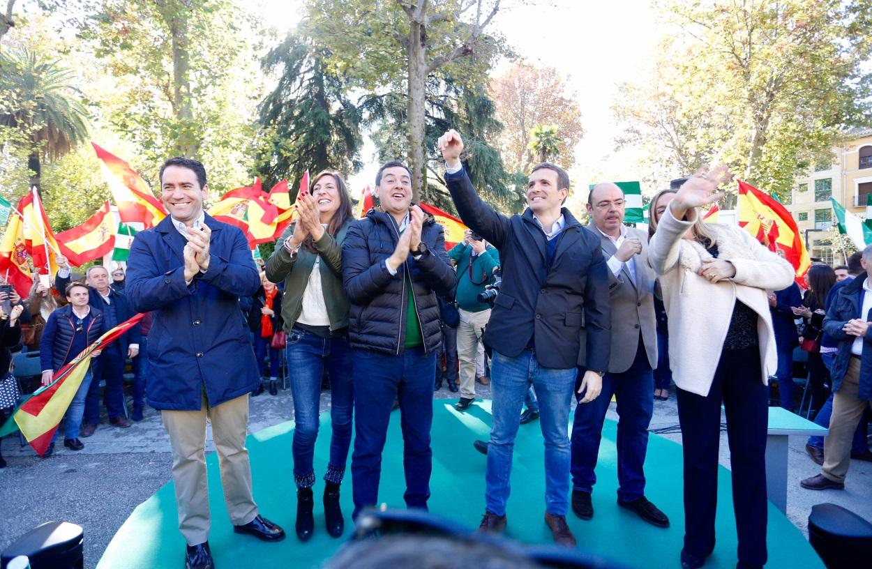 Pablo Casado durante un mitin en Granado junto a Juanma Moreno Bonilla y Teodoro García Egea