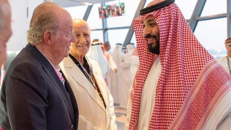 El rey Juan Carlos I junto al príncipe heredero de Arabia Saudí, Mohamed bien Salmán