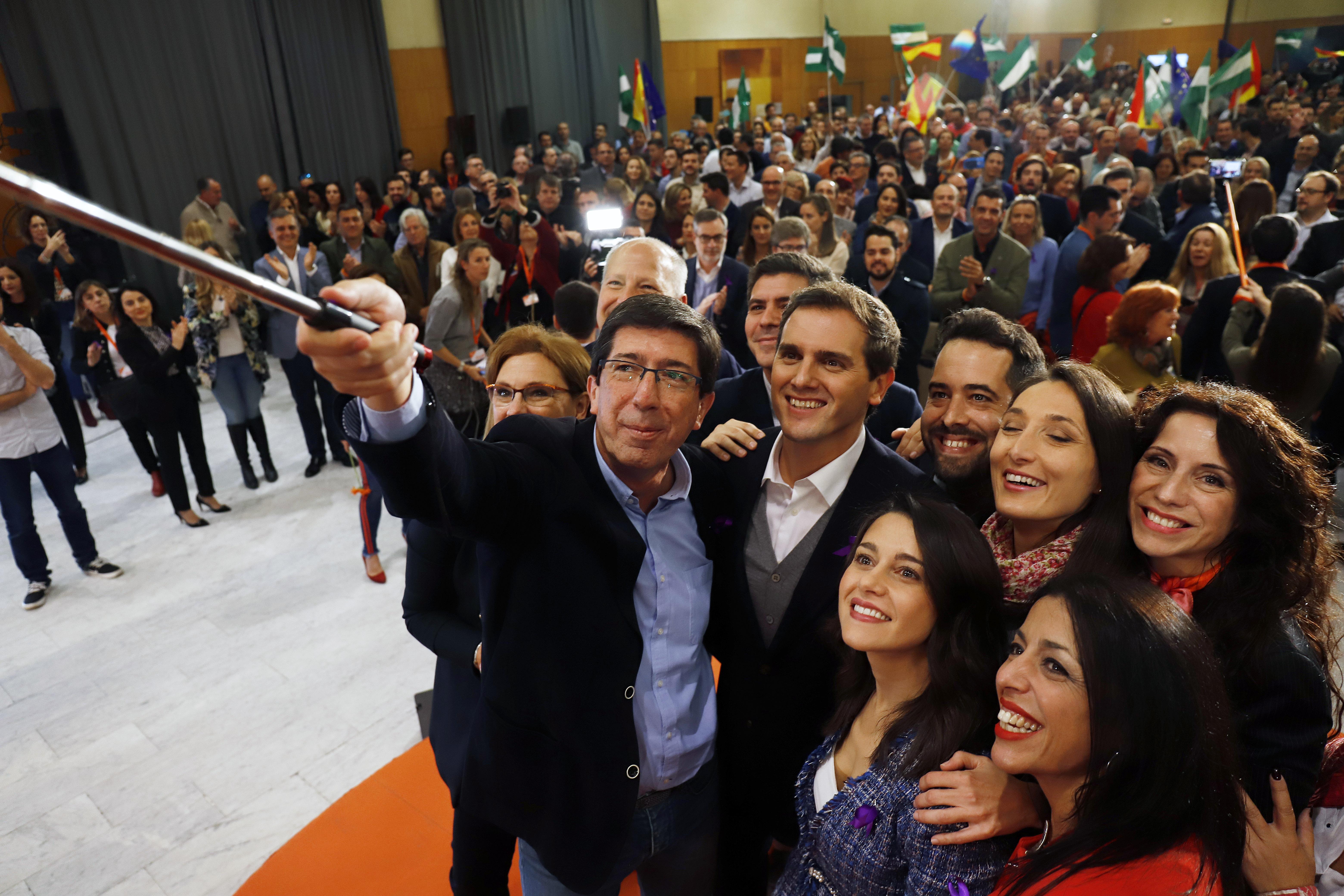 En Málaga, Albert Rivera, Inés Arrimadas y Juan Marín participan en un acto de campaña de Ciudadanos.