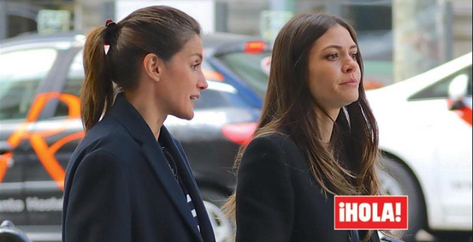 La reina Letizia junto a su asesora y amiga Eva Fernández. Hola