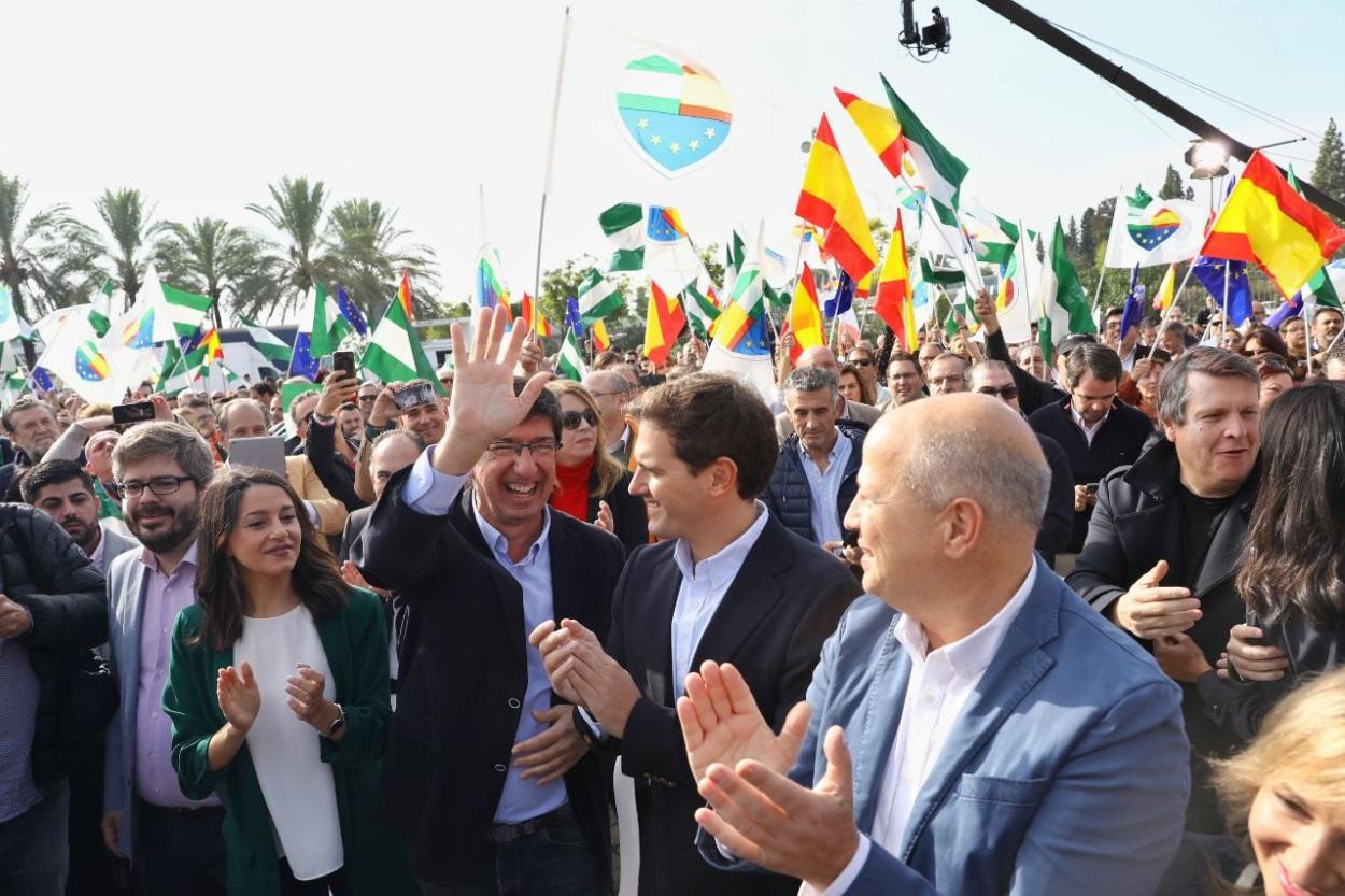 Juan Marín junto a Albert Rivera e Inés Arrimadas en un acto en Sevilla