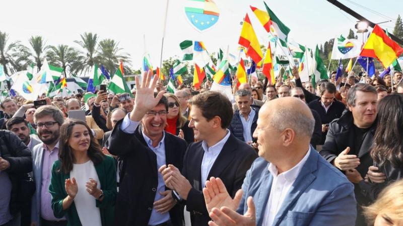 Juan Marín junto a Albert Rivera e Inés Arrimadas en un acto en Sevilla