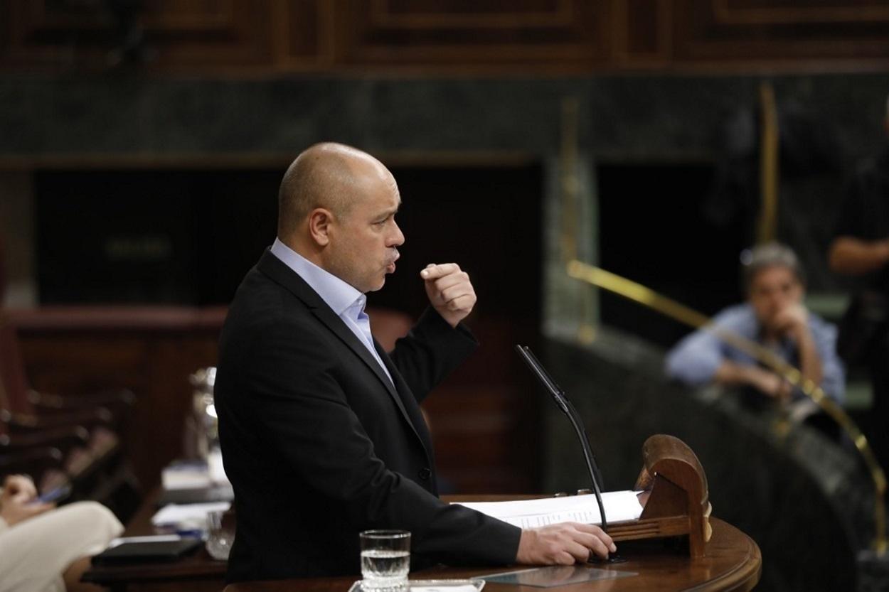 El diputado de ERC, Jordi Salvador, durante un pleno en el Congreso de los Diputados