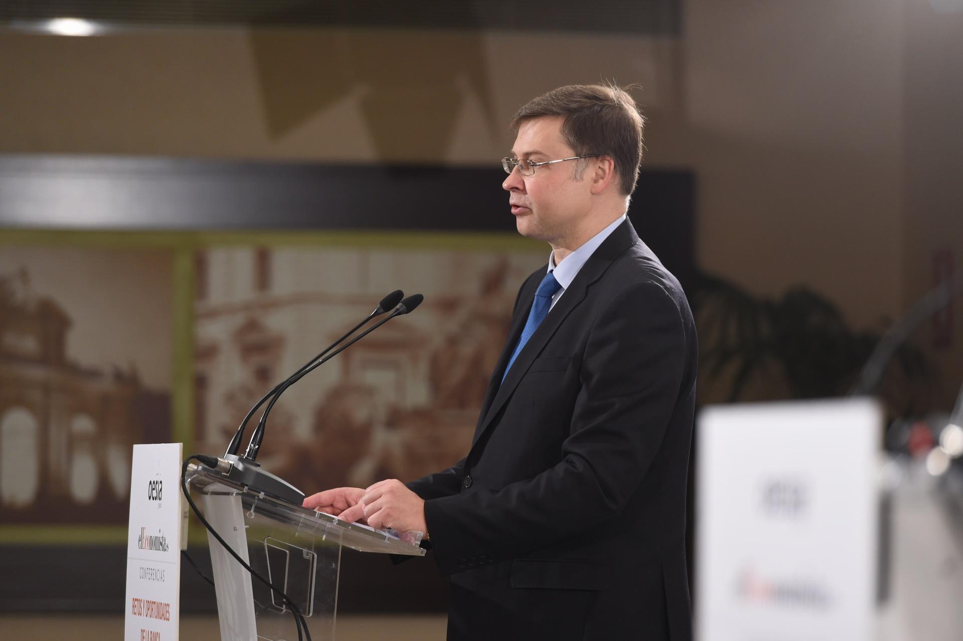 Valdis Dombrovskis, Comisario europeo de Estabilidad FInanciera en una conferencia en Madrid este verano - Europa Press