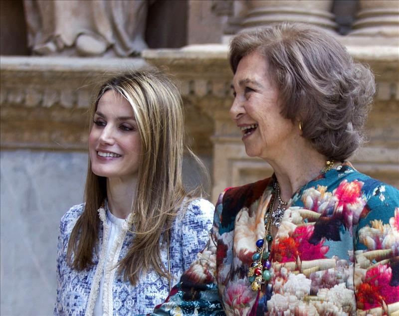 La Casa Real desglosa sus cuentas: las dotaciones de la Reina y Letizia, lo que costaron las operaciones del Rey…