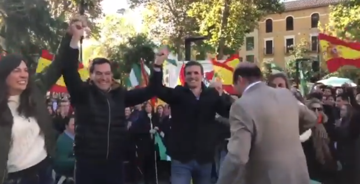 Pablo Casado rechaza la mano al presidente del PP de Granada