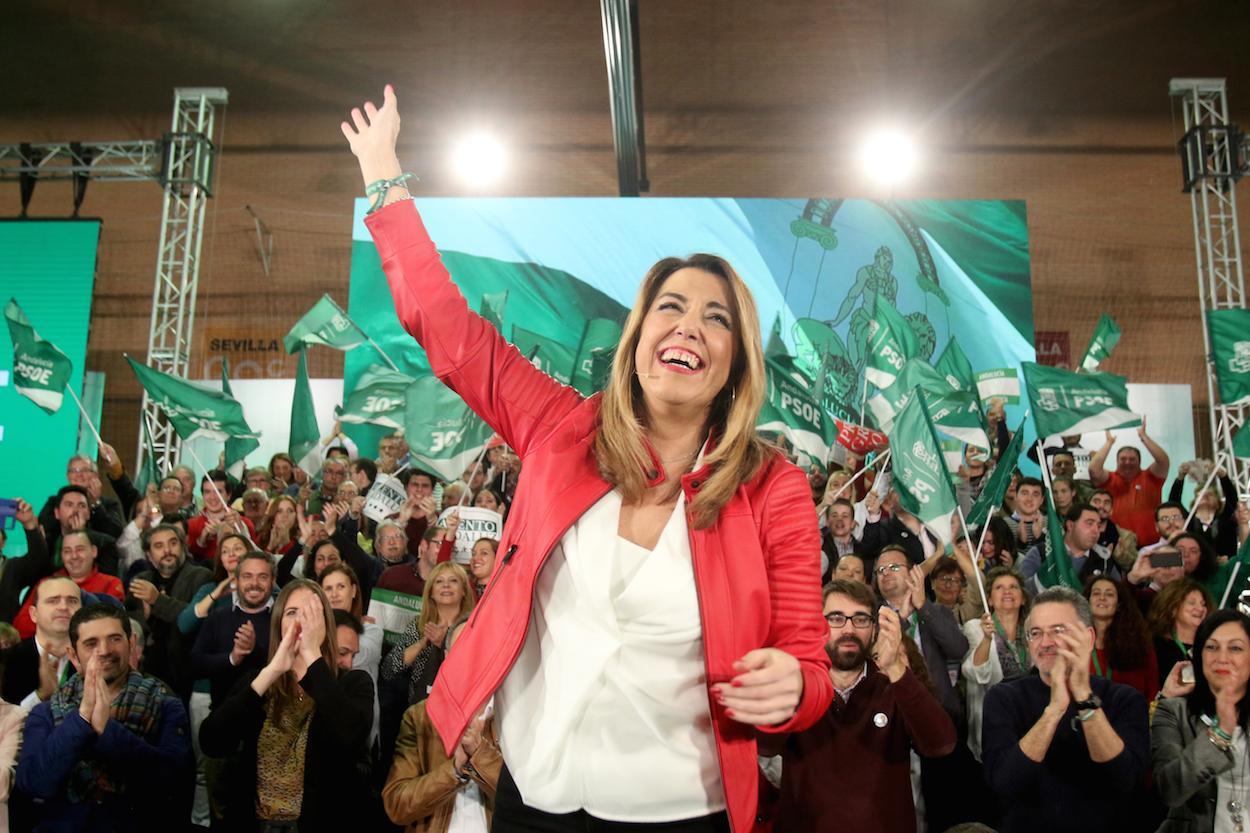 Susana Díaz, en el mitin de cierre de campaña. CARLOS MÁRQUEZ/EP