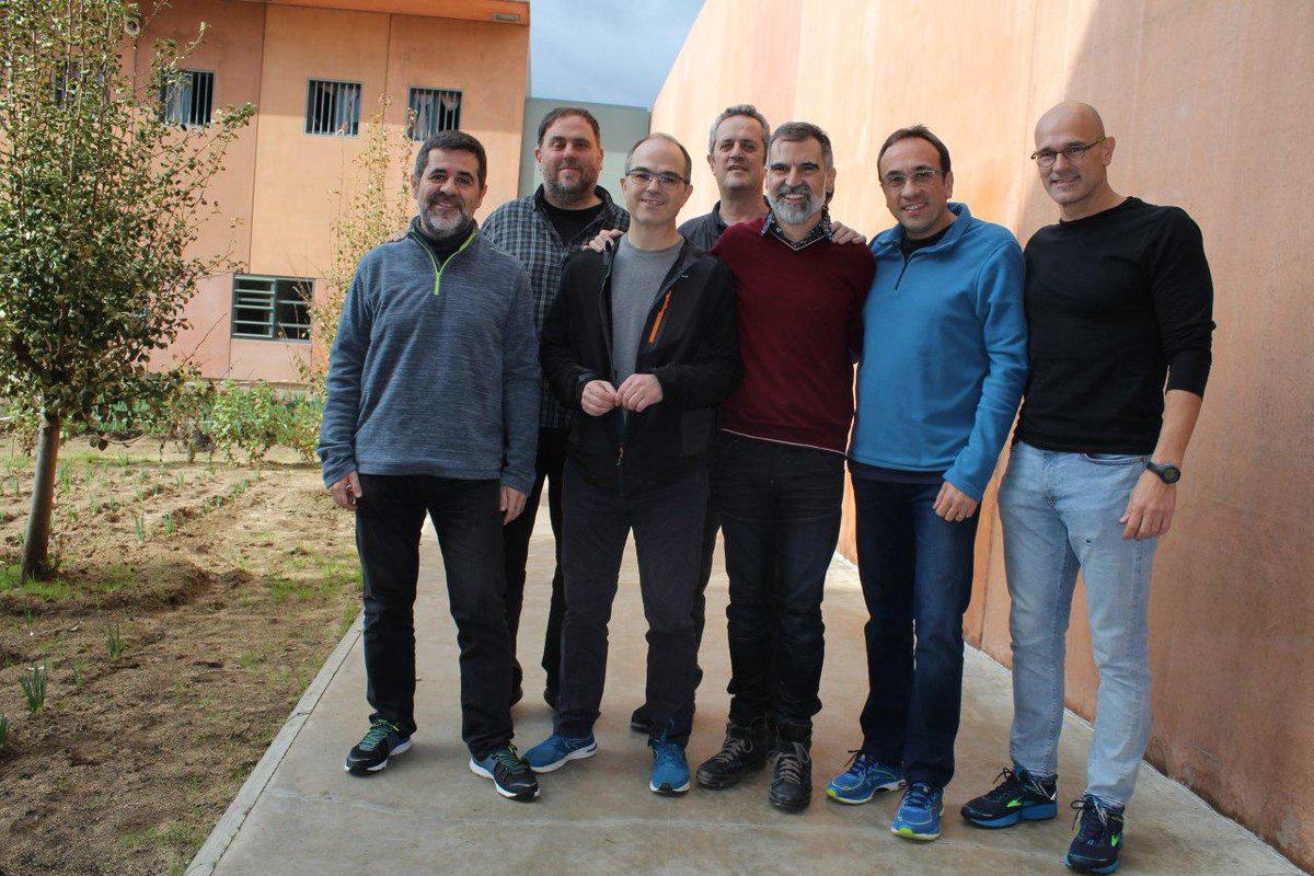  Jordi Sànchez, Oriol Junqueras, Jordi Turull, Quim Forn, Jordi Cuixart, Josep Rull y Raül Romeva