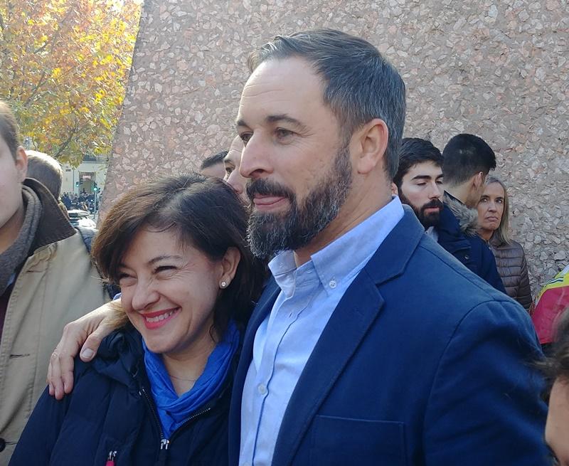 Santiago Abascal se fotografía cno simpatizantes Santiago Abascal se fotografía cno simpatizantes