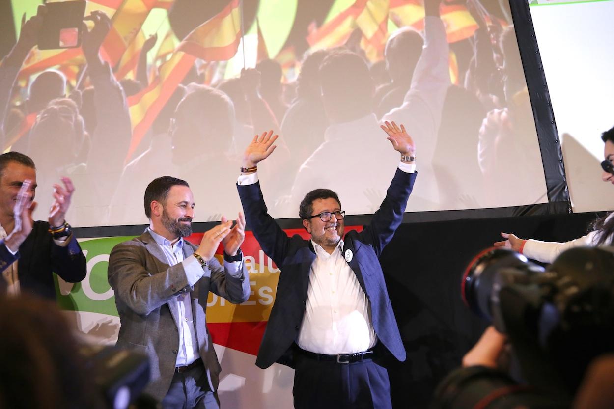 Santiago Abascal y Francisco Serrano celebran el resultado de las elecciones en Andalucía. ROCIÓ RUZ/EP