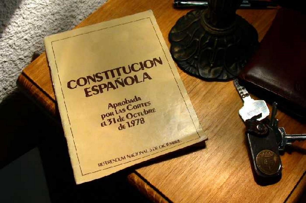 Ejemplar de la Constitución Española de 1978. Archivo.