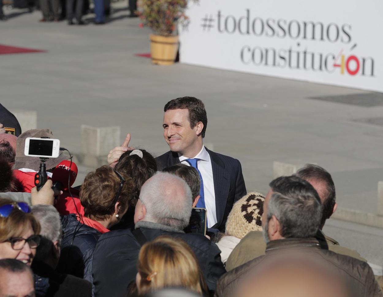 Pablo Casado, presidente del PP, en los aledaños del Congreso durante el acto del 40 aniversario de la Constitución