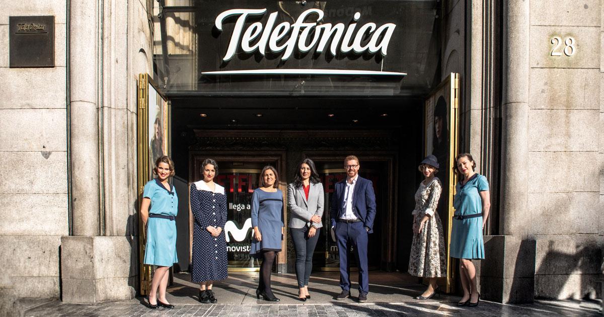 María Jesús Almanzor, María Ferreras y Sergio Osle posan junto a 'Las chicas del cable', la ficción de Netflix que tiene a Telefónica como escenario y que se incorpora a la parrilla de Movistar María Jesús Almanzor, María Ferreras y Sergio Osle posan junto a 'Las chicas del cable', la ficción de Netflix que tiene a Telefónica como escenario y que se incorpora a la parrilla de Movistar