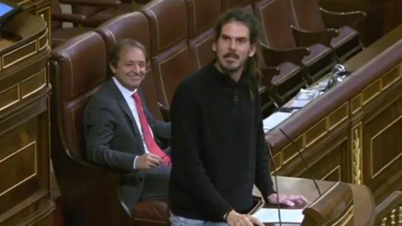 El diputados Alberto Rodríguez desde la tribuna del Congreso. Twitter
