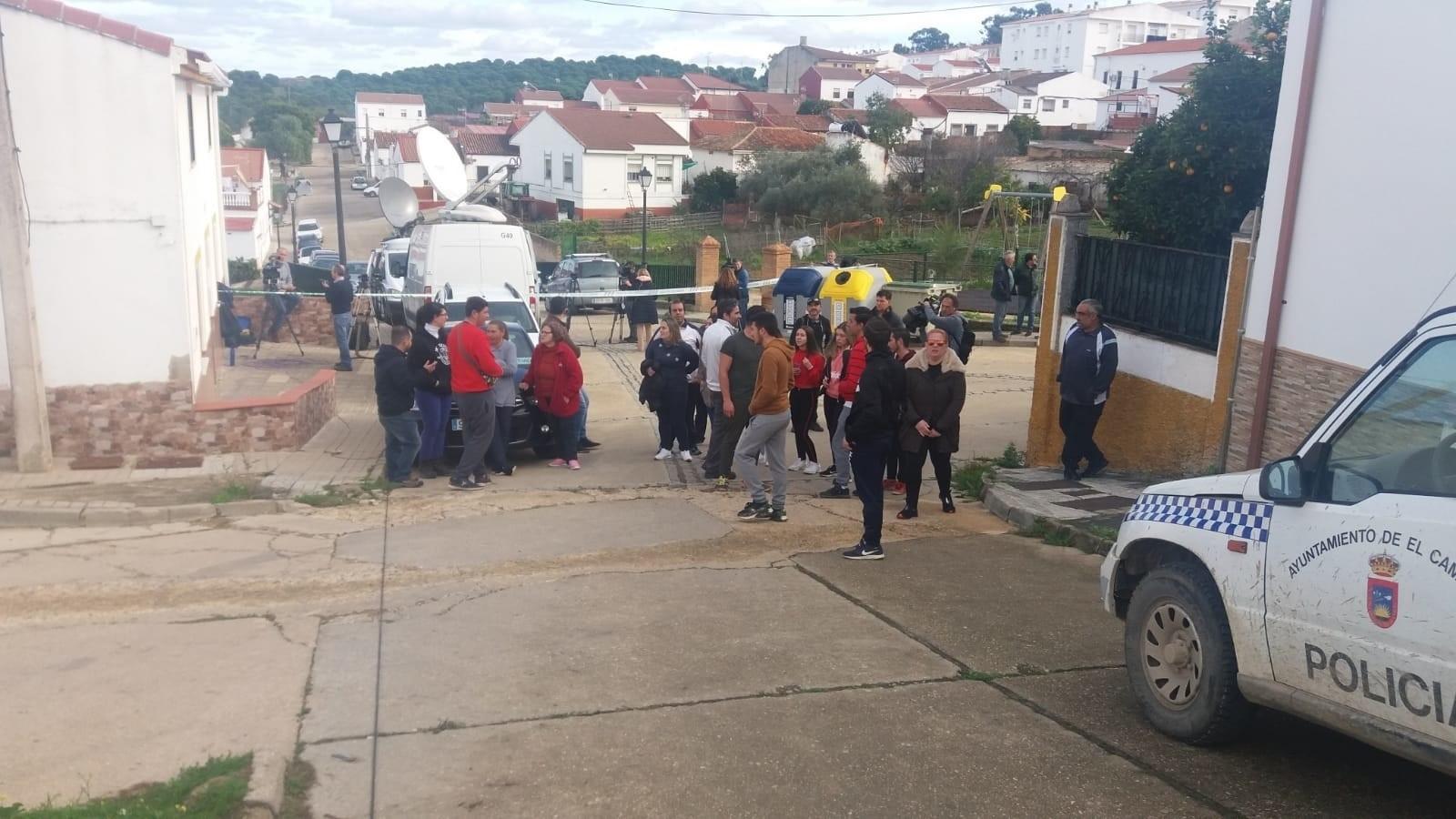 Vecinos del El Campillo se concentran en la calle Córdoba - EP