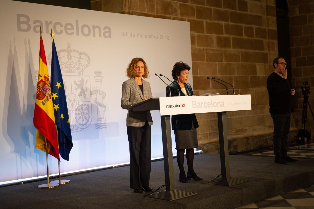Meritxell Batet e Isabel Celaá durante la rueda de prensa tras el Consejo de Ministros en Barcelona