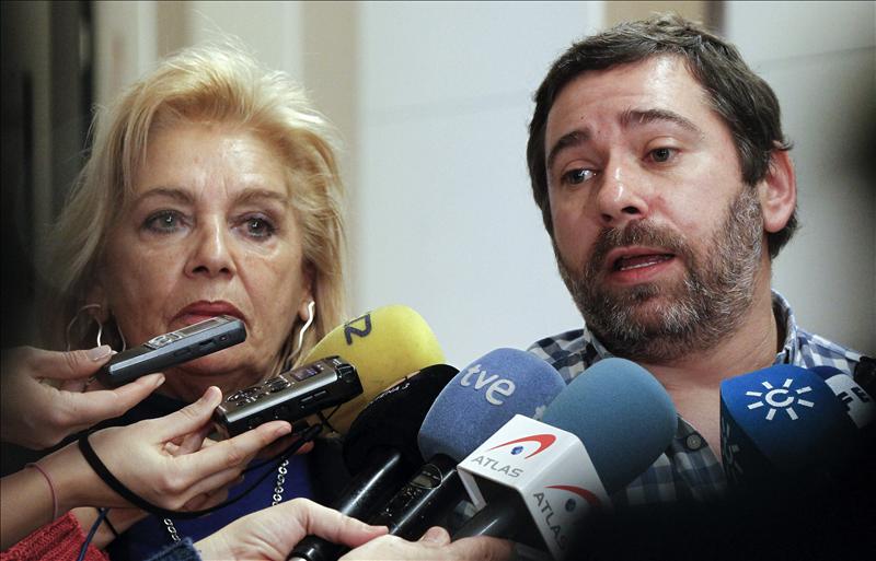 La madre de Couso reprocha al PP que su actitud sería distinta si fuera víctima de ETA