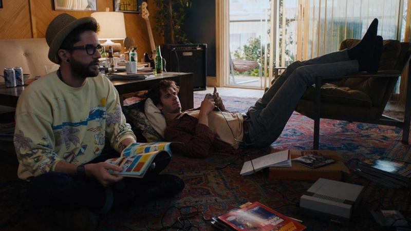 under the silver lake andrew garfield und topher grace under the silver lake andrew garfield und topher grace