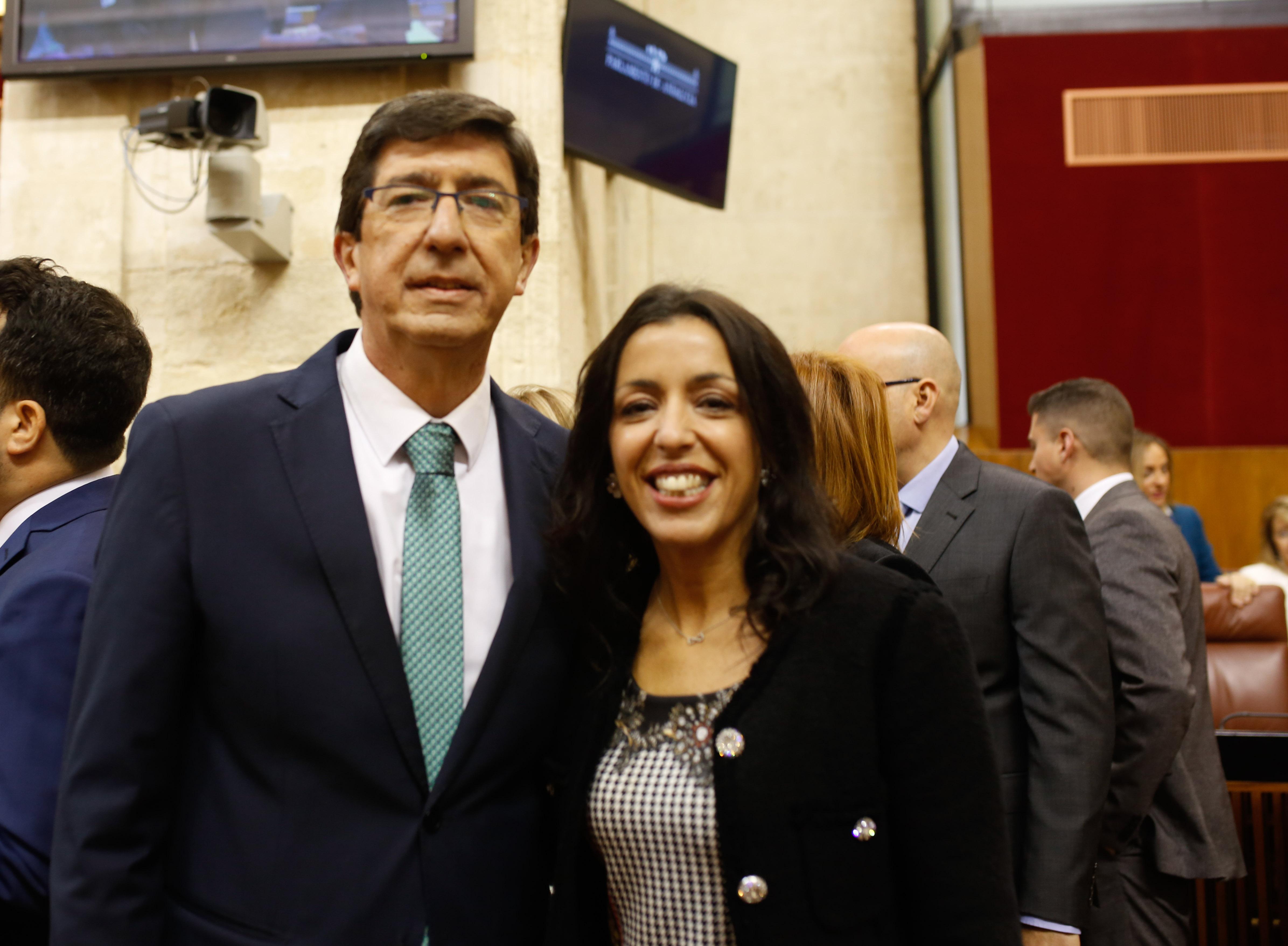 Juan Marín y Marta Bosquet en la Sesión constitutiva del Parlamento andaluz. EP