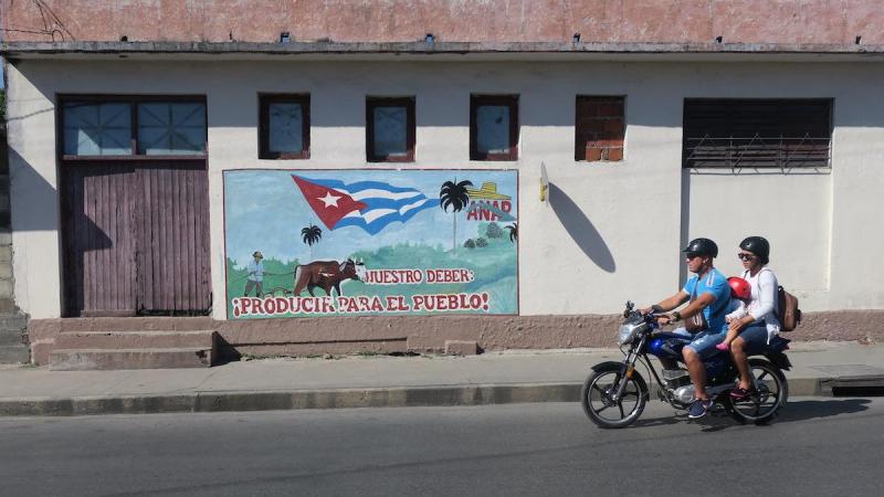 Cuba Cartel Revolucionario Cienfuegos ©JoseCarlosLeon2018