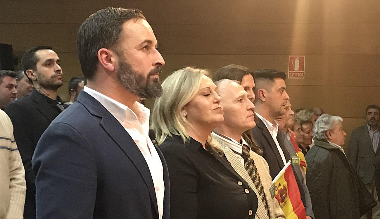 Acto de Vox en Teruel celebrado en diciembre con la presencia de su presidente Santiago Abascal y la presidenta provincial del partido Soledad Feases (Foto: Europa Press).