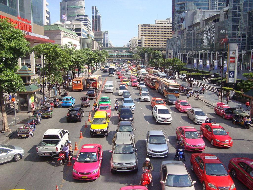 Atasco de tráfico en Bangkok. Foto: Sky 269