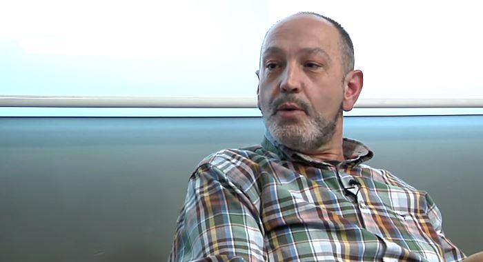 Captura de José Antonio Mateo durante una entrevista en la televisión vitoriana